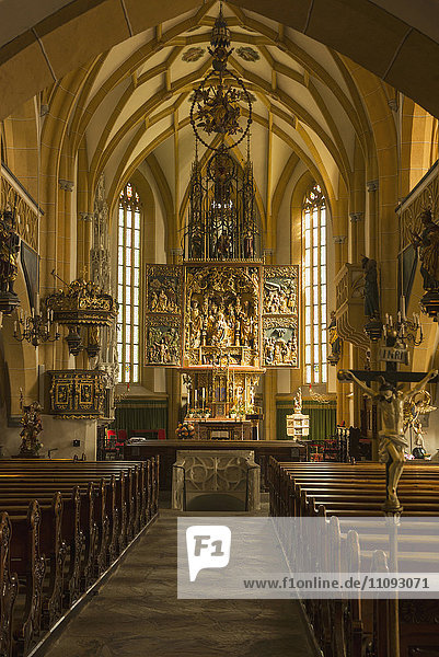 Innenraum der Kirche St. Vinzenz  Heiligenblut  Kärnten  Österreich