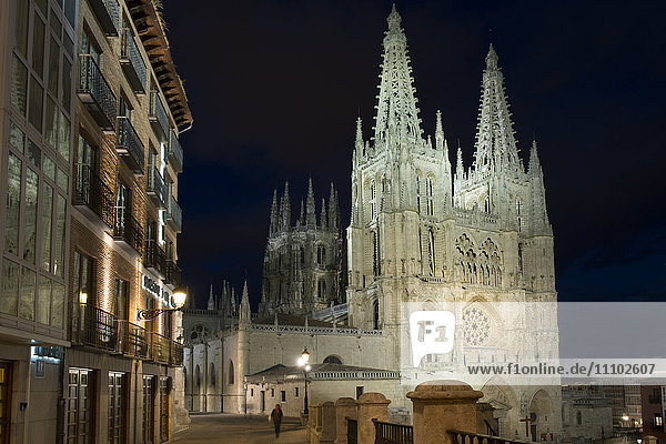 Kathedrale von Burgos bei Nacht  UNESCO-Weltkulturerbe  Burgos  Kastilien und Leon  Spanien  Europa
