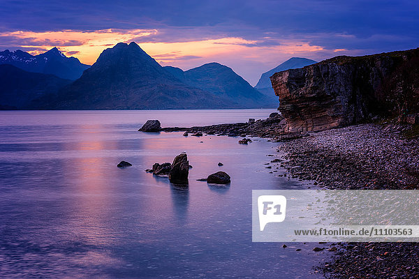 Sonnenuntergang in Elgol  Isle of Skye  Innere Hebriden  Schottland  Vereinigtes Königreich  Europa