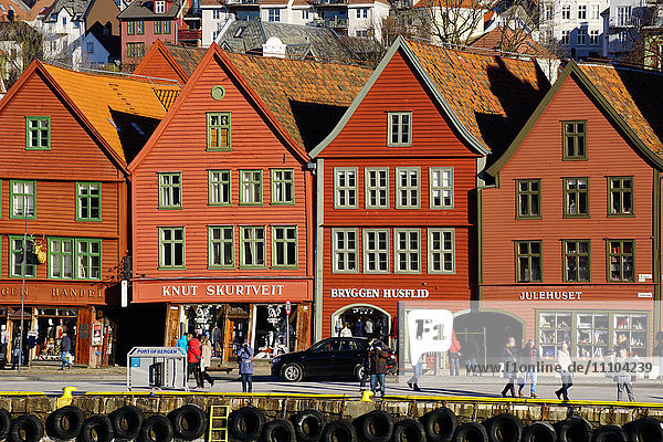 Traditionelle hanseatische Kaufmannshäuser des Bryggen  UNESCO-Weltkulturerbe  Bergen  Hordaland  Norwegen  Skandinavien  Europa