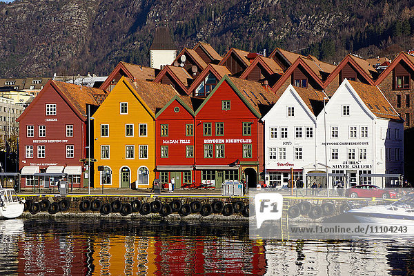 Traditionelle hanseatische Kaufmannshäuser des Bryggen  UNESCO-Weltkulturerbe  Bergen  Hordaland  Norwegen  Skandinavien  Europa