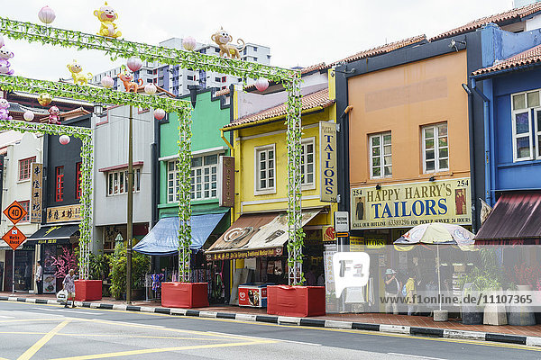 Bunte Geschäftshäuser in der South Bridge Road  Chinatown  Singapur  Südostasien  Asien