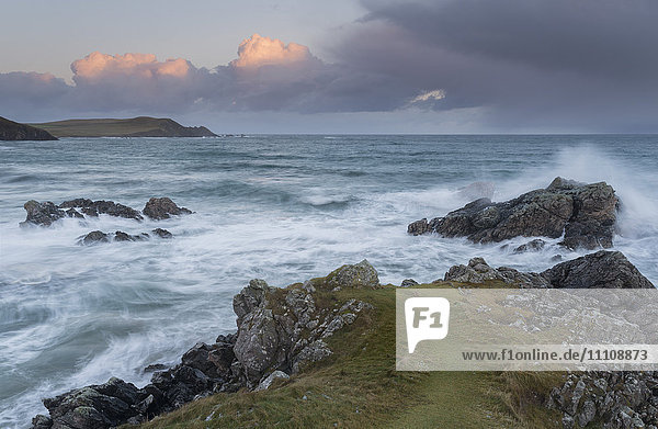 Eine stürmische Küstenszene von der Sango Bay  Durness  Sutherland  Schottland  Vereinigtes Königreich  Europa