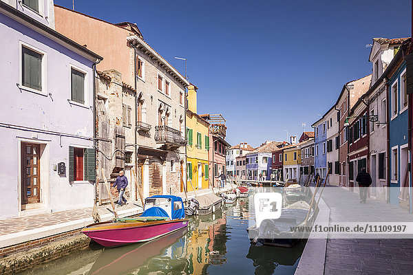 Colorful houses on Burano in Venice  UNESCO World Heritage Site  Veneto  Italy  Europe