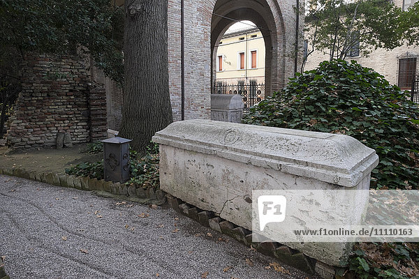 Italien  Emilia-Romagna  Ravenna  Dantes Grabmal. Erbaut 1780 vom Architekten Camillo Morigia