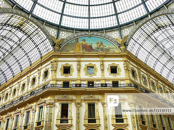 Europa  Italien   Lombardei  Mailand  - Luxus Sieben Sterne Galleria Galleria Vittorio Emanuele II. Das 2007 eröffnete und vom Architekten Ettore Mocchetti entworfene Hotel ist das einzige auf der Welt  das sich wirklich mit sieben Sternen rühmen kann