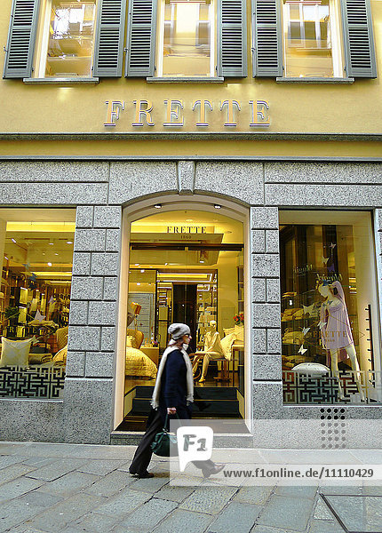 Italien  Lombardei  Mailand  Fashion Quadrilateral  Via della Spiga  vor der Frette-Boutique