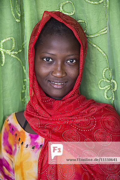 Afrika  Senegal  junge Frau Porträt