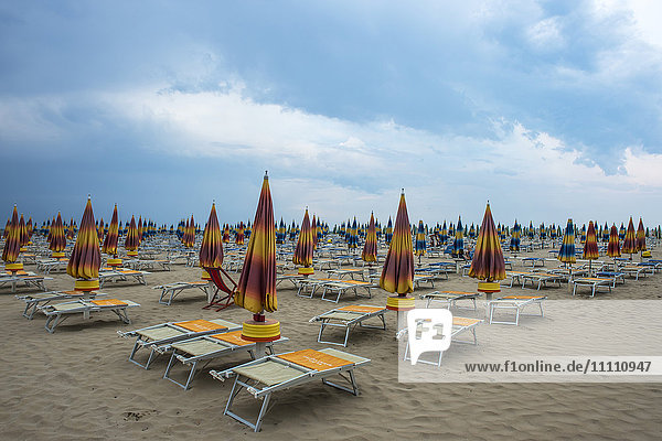Italien  Emilia Romagna  Rimini  Strand