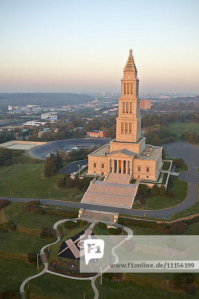 USA  Virginia  Luftaufnahme des George Washington Masonic Memorial in Alexandria