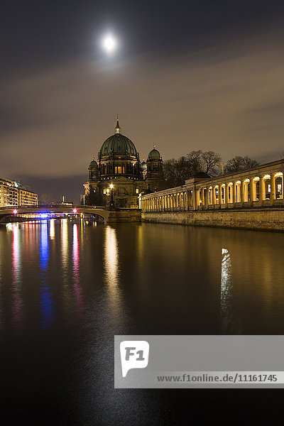 Germany  Berlin  Alte Nationalgalerie and Berliner Dom at night