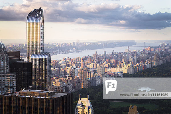 USA  New York City  Manhattan Skyline mit One57 Gebäude und Central Park