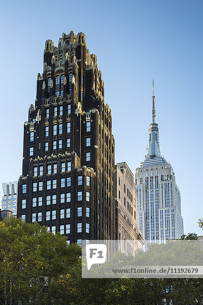Bryant Park & Empire State Building  Manhattan  New York City  USA