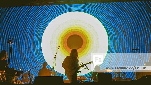 Tame Impala  Psychedelic Rock Band  in Konzert  Bogota  Kolumbien  16. März 2016