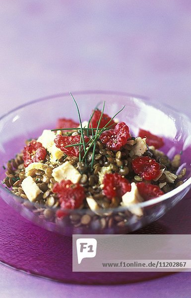 Lentil tuna and raspberry salad