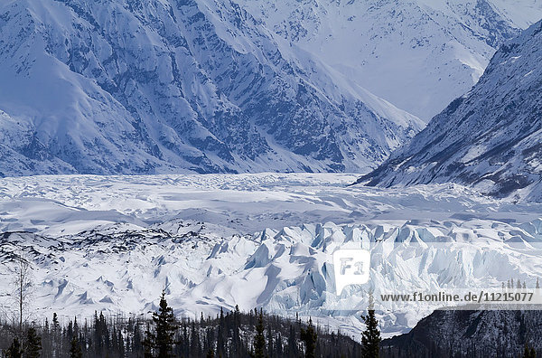 Matanuska-Gletscher  fotografiert vom Glenn Highway  Süd-Zentral-Alaska im Frühling; Alaska  Vereinigte Staaten von Amerika'.