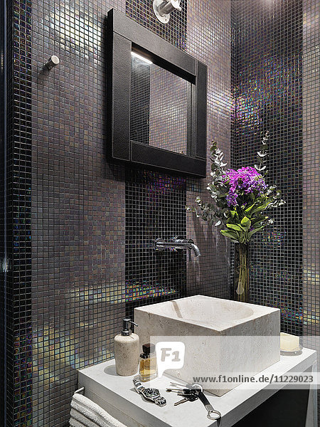 Mosaikfliesenwand im Badezimmer
