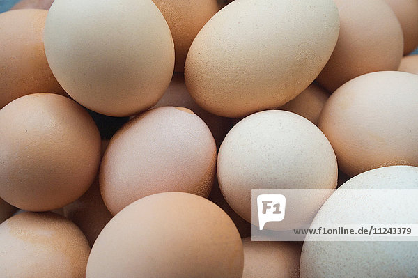Nahaufnahme von frischen Eiern