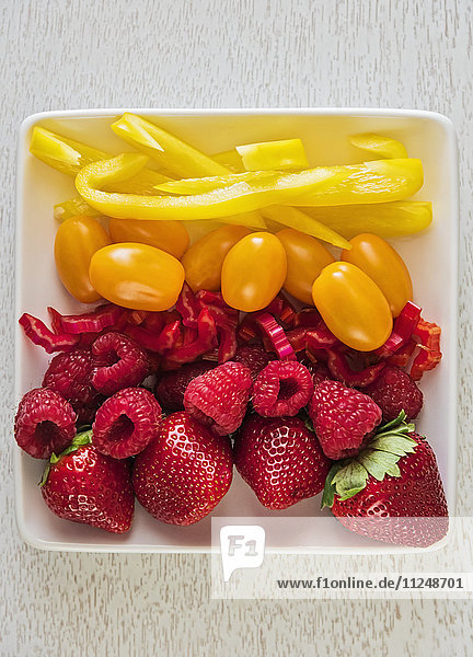Obst und Gemüse auf dem Teller