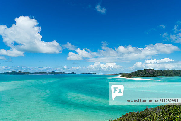 Turquoise waters around Whitsunday Island in Queensland  Australia  Pacific