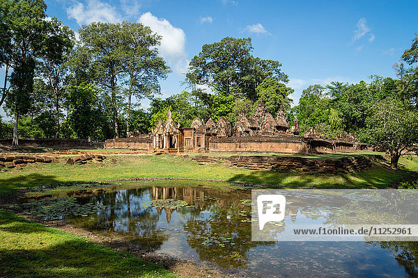 A deserted temple reflected in a lake in Siem Reap  Cambodia  Indochina  Southeast Asia  Asia