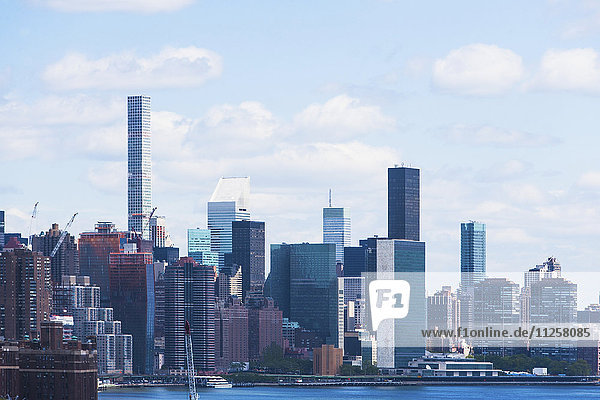 USA  New York State  New York City  Manhattan  City panorama seen across East River