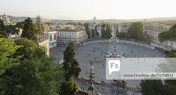 Italien  Rom  Sonniger Tag über der Piazza del Popolo