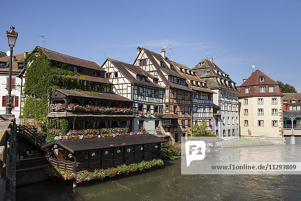Frankreich  Straßburg  Fachwerkhäuser am Fluss Ill  UNESCO-Welterbe