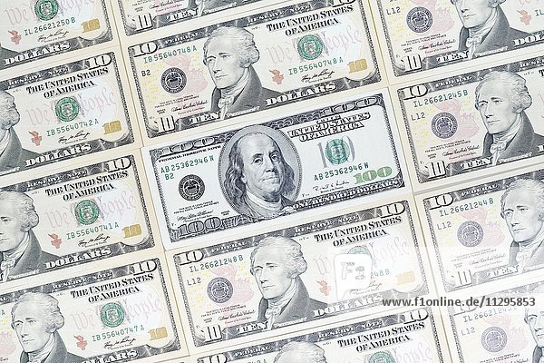 Verschiedene US Dollarscheine 10 Dollar 100 Dollar