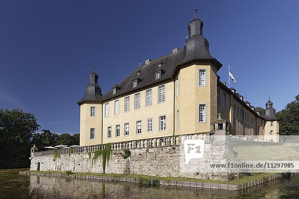 Schloss Dyck Castle  Jüchen  Niederrhein  North Rhine-Westphalia  Germany  Europe
