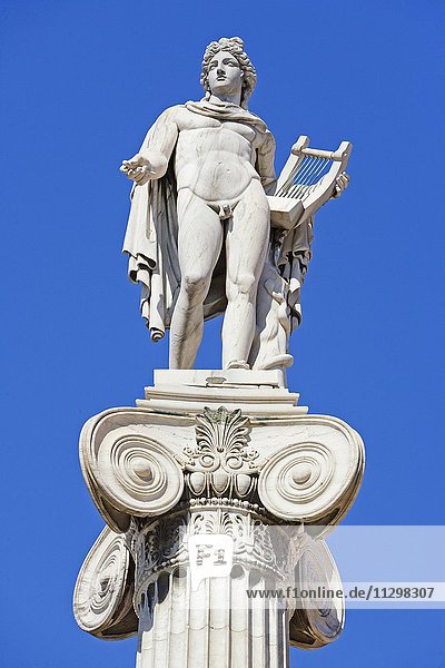 Statue von Apollo  Akademie der Künste  Athen  Griechenland  Europa