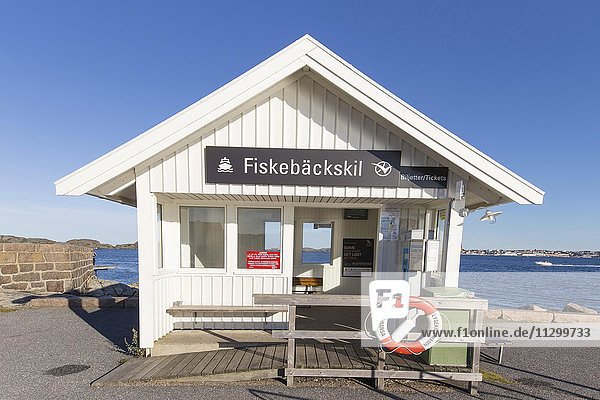 Wartehäuschen am Hafen  Fiskebäckskil  Bohuslän  Westschweden  Schweden  Europa