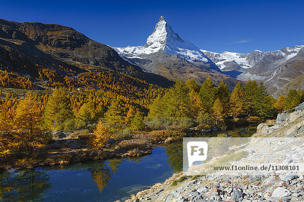 Matterhorn und Grindjisee  Wallis  Schweiz
