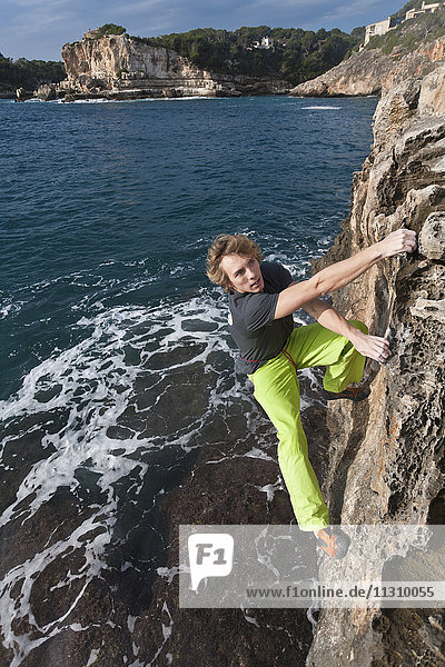 Majorca Spain climbing free climbing man sport boulder no rope