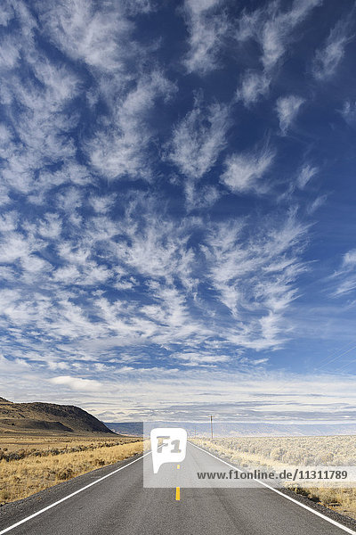 USA  östliches Oregon  einsamer Highway