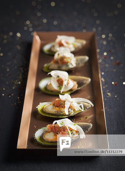 Mussels on tray