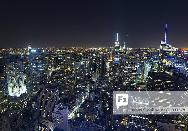 USA  New York City  Blick auf Midtown Manhattan bei Nacht von oben