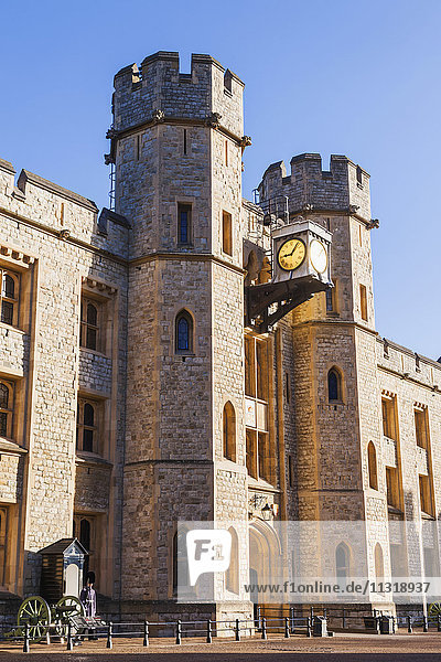 England  London  Tower of London  Eingang zu den Kronjuwelen