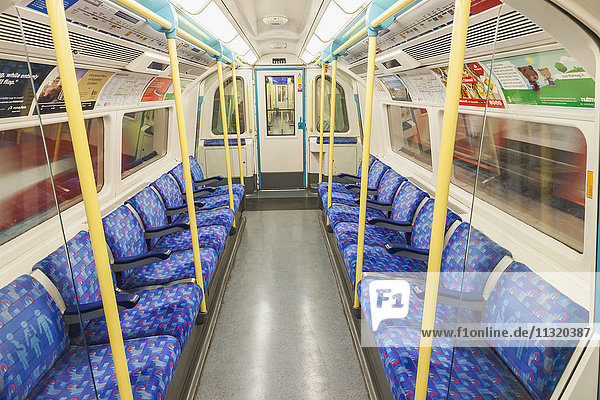 England  London  Die U-Bahn  Leerer U-Bahn-Wagen