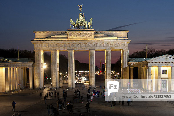 Brandenburger Tor bei Nacht in Berlin