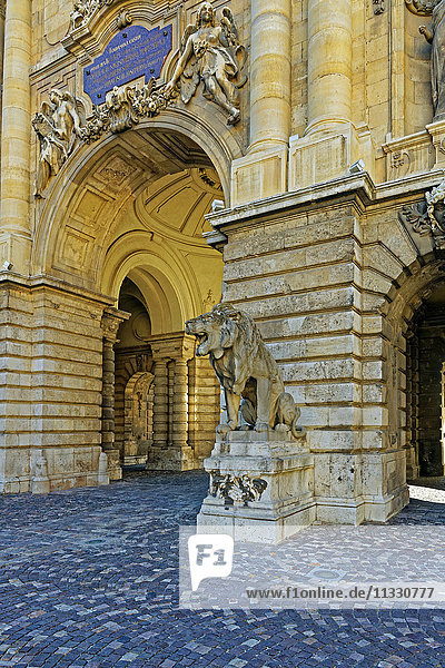 castle courtyard in Budapest