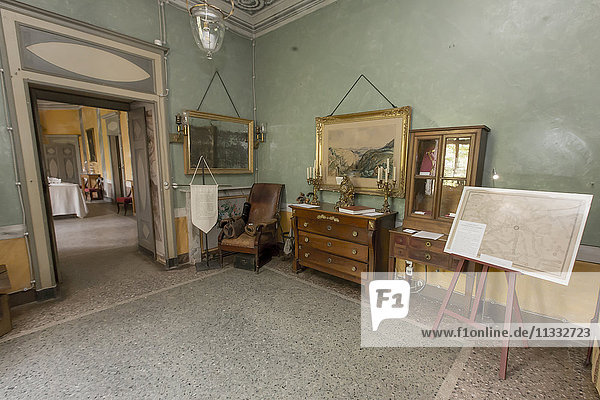 Schloss Pralormo  das Zimmer des Ministers Carlo Beraudo di Pralormo Piemont Italien Europa