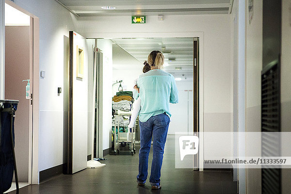 Reportage aus der pädiatrischen Notaufnahme eines Krankenhauses in Haute-Savoie  Frankreich.