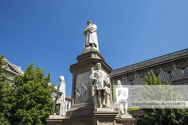 Italien  Mailand  Scala-Platz  Leonardo-Statue