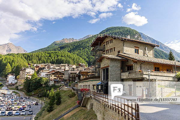 Italien  Aosta-Tal  Cogne  typische Architektur
