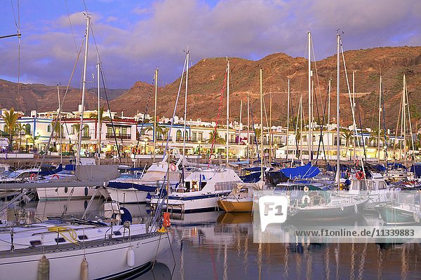 Harbour at Puerto de Morgan  Gran Canaria  Canary Islands  Spain  Atlantic Ocean  Europe