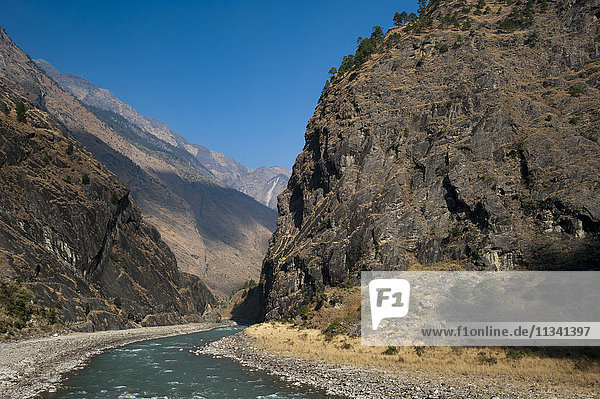 Der Kali Gandaki ist einer der wichtigsten Flüsse Nepals  Manaslu Region  Nepal  Himalaya  Asien