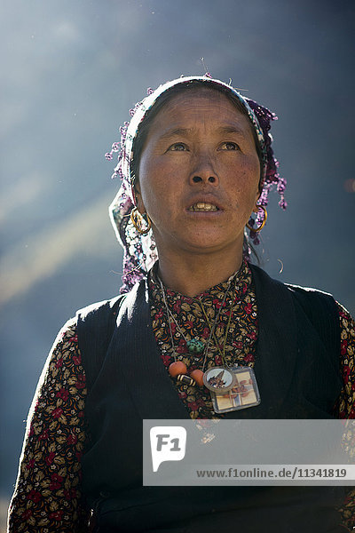 Eine tibetische Frau im Langtang-Tal in Nepal  Asien