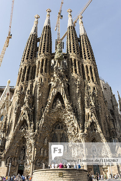 Gaudis Kathedrale La Sagrada Familia  noch im Bau  UNESCO-Weltkulturerbe  Barcelona  Katalonien  Spanien  Europa