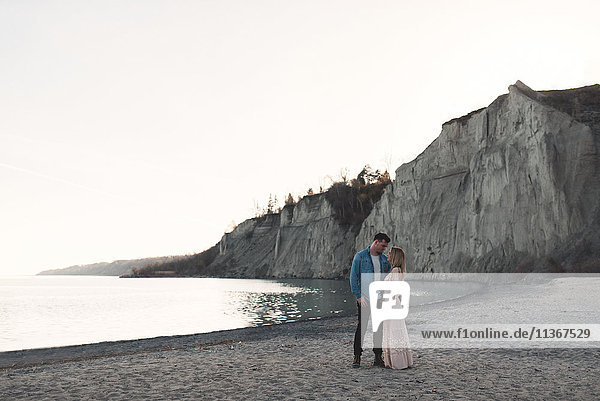 Ehepaar am Strand  Ottawa  Ontario